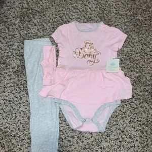 Three piece leggings outfit.